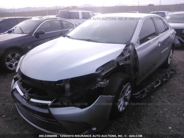4T4BF1FK2FR474735 - 2015 TOYOTA CAMRY LE/XLE/SE/XSE SILVER photo 6