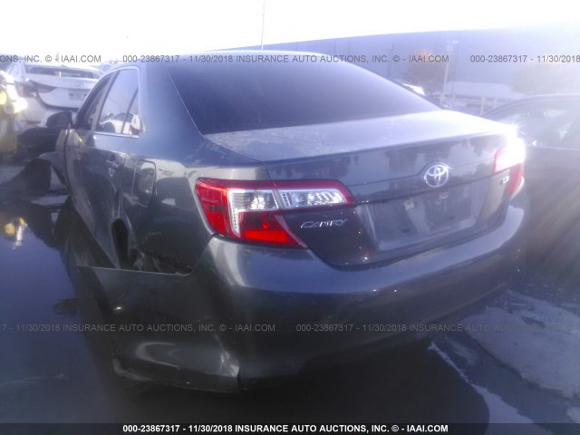 4T4BF1FK8ER398999 - 2014 TOYOTA CAMRY L/SE/LE/XLE 灰色 照片 3