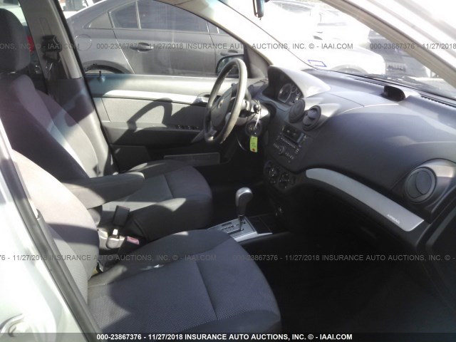 KL1TD5DE0AB093622 - 2010 CHEVROLET AVEO LS/LT Արծաթագույն լուսանկար 5
