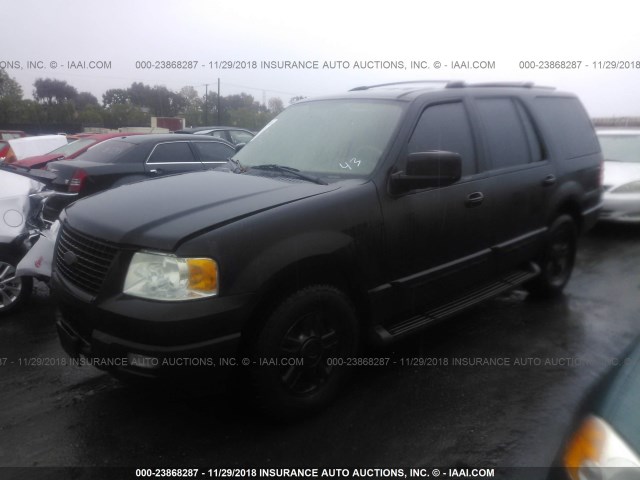 1FMRU15W14LA73828 - 2004 FORD EXPEDITION XLT BLACK photo 2