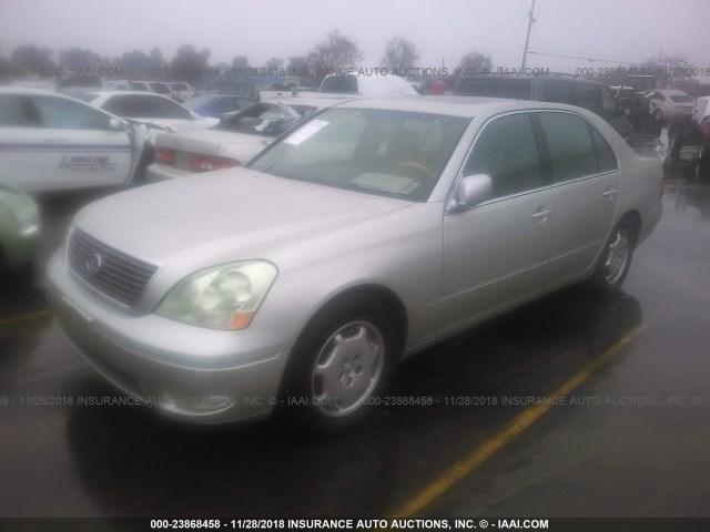 JTHBN30F620059328 - 2002 LEXUS LS 430 GRAY photo 2