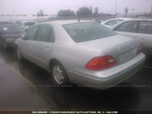 JTHBN30F620059328 - 2002 LEXUS LS 430 GRAY photo 3