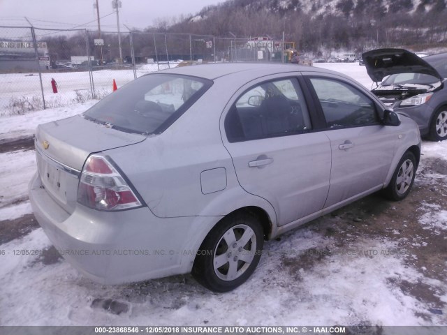 KL1TD56658B092742 - 2008 CHEVROLET AVEO LS SILVER photo 4
