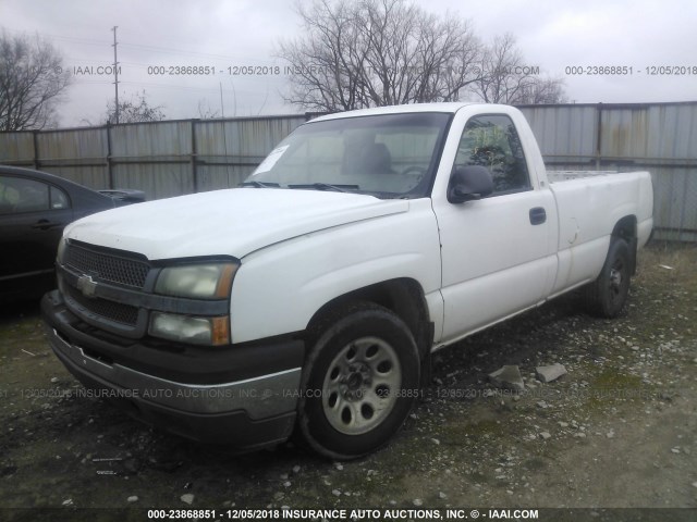 1GCEC14V75Z320668 - 2005 CHEVROLET SILVERADO C1500 WHITE photo 2