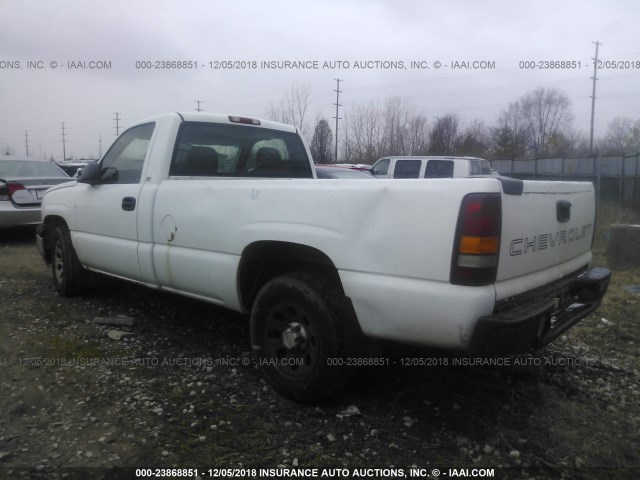 1GCEC14V75Z320668 - 2005 CHEVROLET SILVERADO C1500 WHITE photo 3