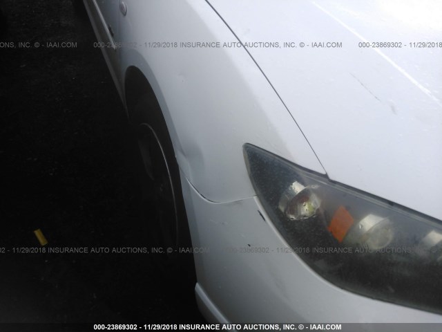 JM1BK323551271228 - 2005 MAZDA 3 S WHITE photo 6