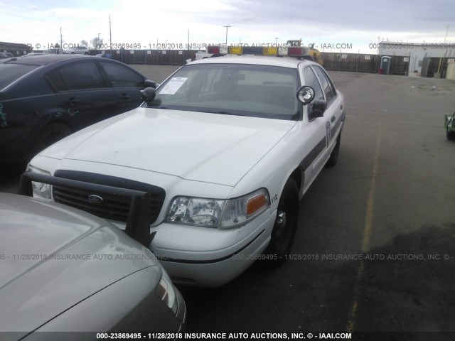 2FAFP71W5XX181521 - 1999 FORD CROWN VICTORIA POLICE INTERCEPTOR WHITE photo 2