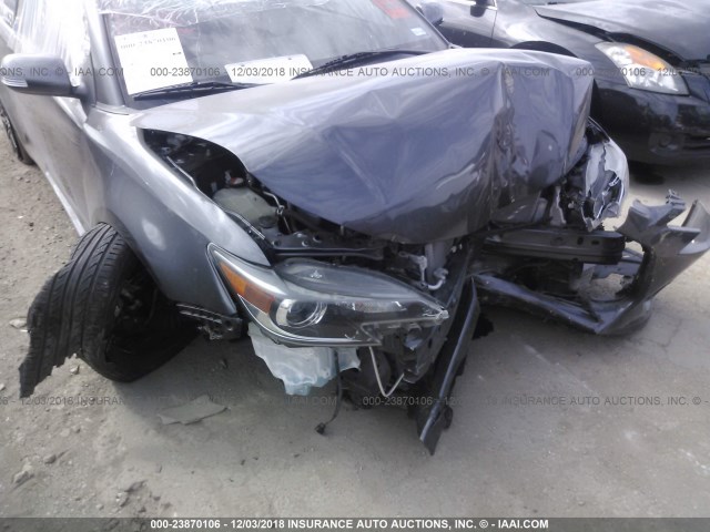 JTKJF5C78GJ025184 - 2016 TOYOTA SCION TC 灰色 照片 6