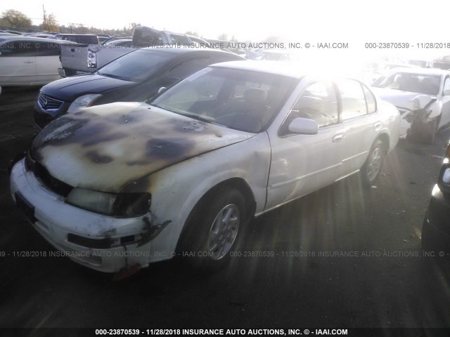 JN1CA21D4XT817457 - 1999 NISSAN MAXIMA GLE/GXE/SE WHITE photo 2