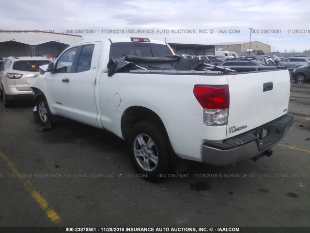 5TFUM5F15AX012298 - 2010 TOYOTA TUNDRA DOUBLE CAB SR5 WHITE photo 3