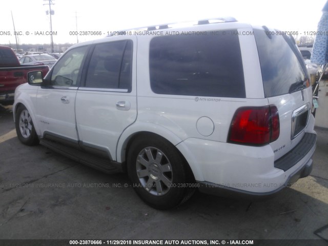 5LMFU28R23LJ03090 - 2003 LINCOLN NAVIGATOR 白色 照片 3