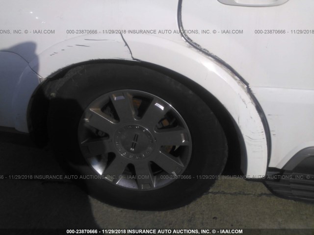 5LMFU28R23LJ03090 - 2003 LINCOLN NAVIGATOR 白色 照片 6