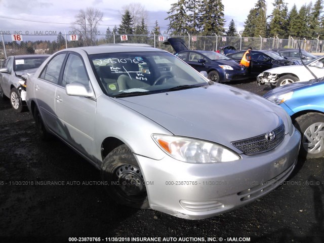 4T1BE32K23U758425 - 2003 TOYOTA CAMRY LE/XLE/SE SILVER photo 1