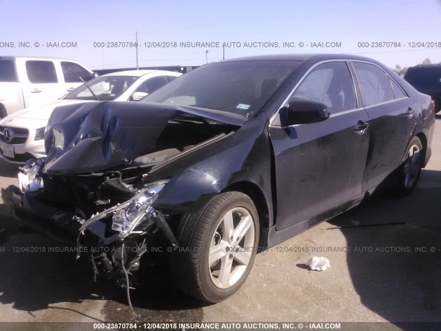 4T1BF1FK8EU736489 - 2014 TOYOTA CAMRY L/SE/LE/XLE 黑色 照片 2