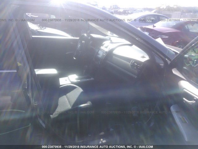 4T1BF1FK4EU320617 - 2014 TOYOTA CAMRY L/SE/LE/XLE Boz foto 5