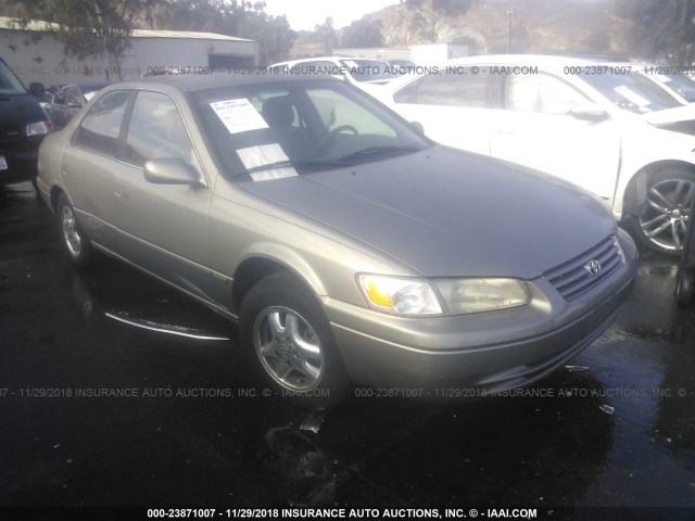 JT2BG28K8W0147612 - 1998 TOYOTA CAMRY LE/XLE GRAY photo 1