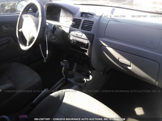 KNADC125756360892 - 2005 KIA RIO WHITE photo 5