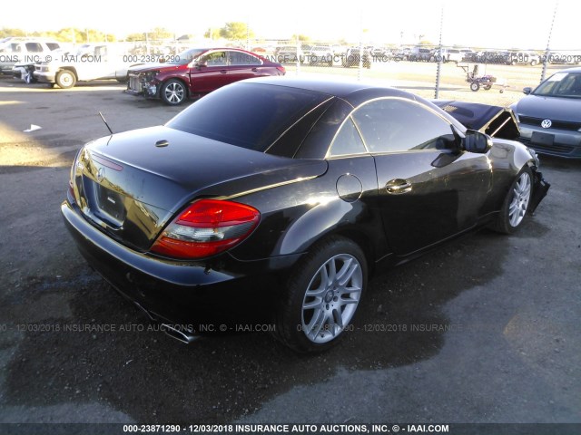 WDBWK54FX9F207049 - 2009 MERCEDES-BENZ SLK 300 BLACK photo 4