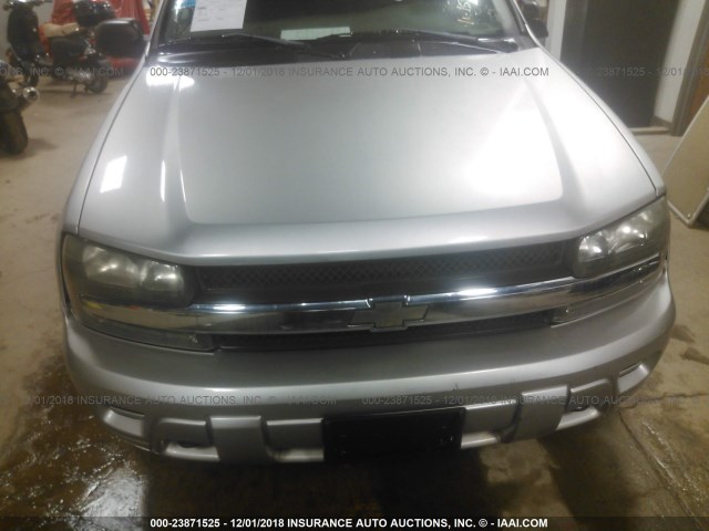 1GNDT13S942121431 - 2004 CHEVROLET TRAILBLAZER LS/LT SILVER photo 6