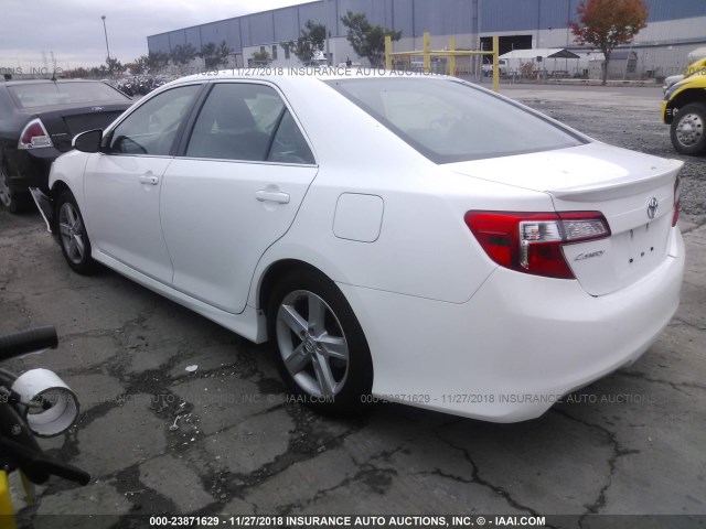 4T1BF1FK8EU766642 - 2014 TOYOTA CAMRY L/SE/LE/XLE 白色 照片 3