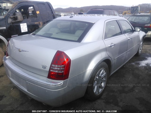 2C3LA63H36H497083 - 2006 CHRYSLER 300C SILVER photo 4