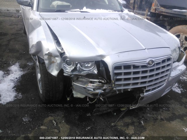 2C3LA63H36H497083 - 2006 CHRYSLER 300C SILVER photo 6