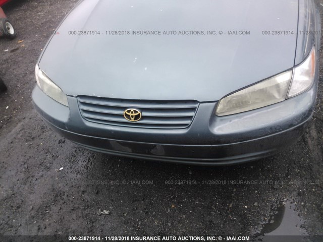 JT2BF22K2V0033454 - 1997 TOYOTA CAMRY LE/XLE 绿色 照片 6