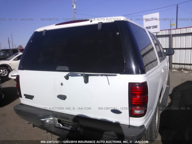 1FMRU15WX2LA37391 - 2002 FORD EXPEDITION XLT WHITE photo 4