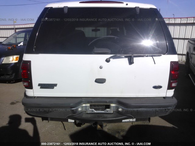 1FMRU15WX2LA37391 - 2002 FORD EXPEDITION XLT WHITE photo 6