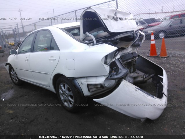 4T1BE30K55U434682 - 2005 TOYOTA CAMRY LE/XLE/SE WHITE photo 3