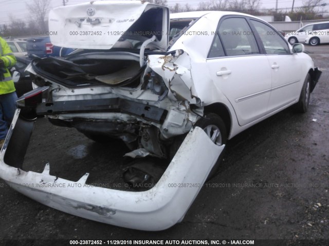 4T1BE30K55U434682 - 2005 TOYOTA CAMRY LE/XLE/SE WHITE photo 4