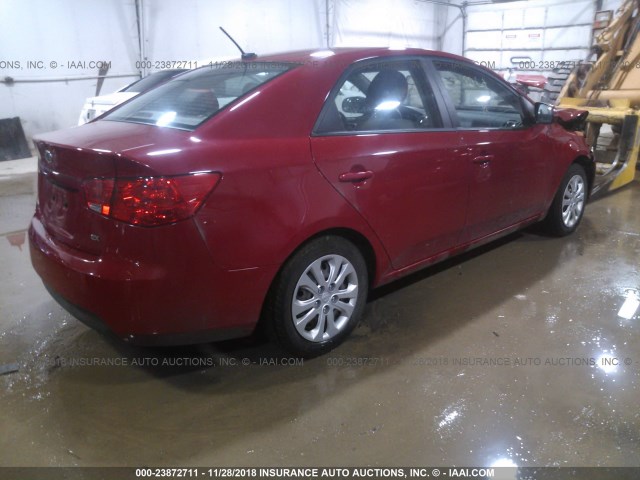 KNAFU4A26D5737098 - 2013 KIA FORTE EX RED photo 4