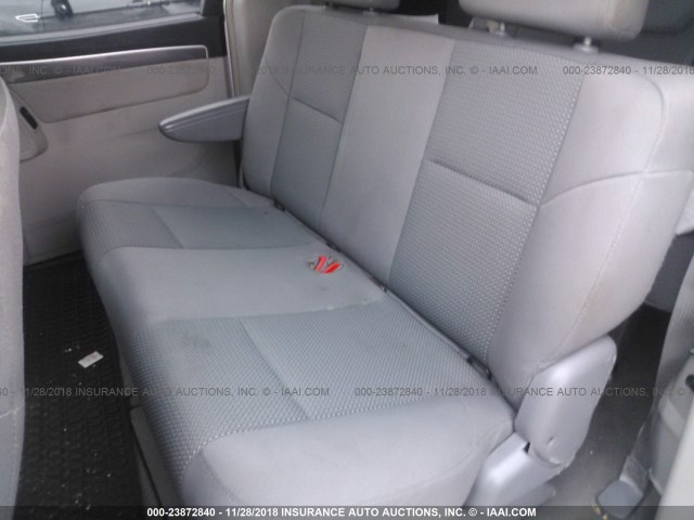 2V8HW44189R579970 - 2009 VOLKSWAGEN ROUTAN S GRAY photo 8