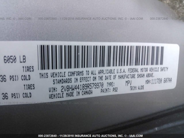 2V8HW44189R579970 - 2009 VOLKSWAGEN ROUTAN S GRAY photo 9