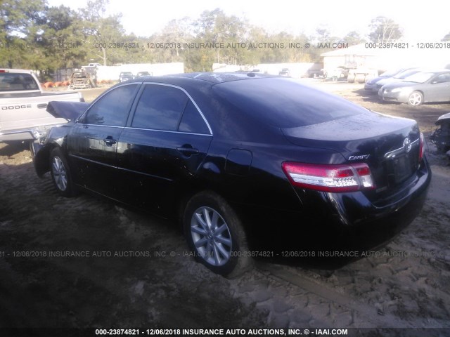 4T4BF3EK8BR119950 - 2011 TOYOTA CAMRY SE/LE/XLE 黑色 照片 3