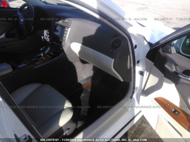 JTHBK262292085401 - 2009 LEXUS IS 250 WHITE photo 5