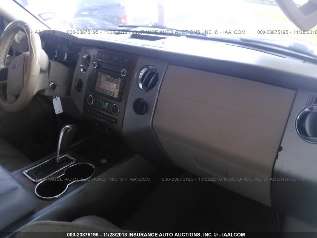 1FMFU17528LA46649 - 2008 FORD EXPEDITION EDDIE BAUER WHITE photo 5