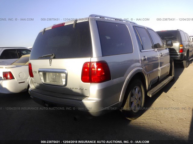 5LMFU27R64LJ31073 - 2004 LINCOLN NAVIGATOR 银色 照片 4