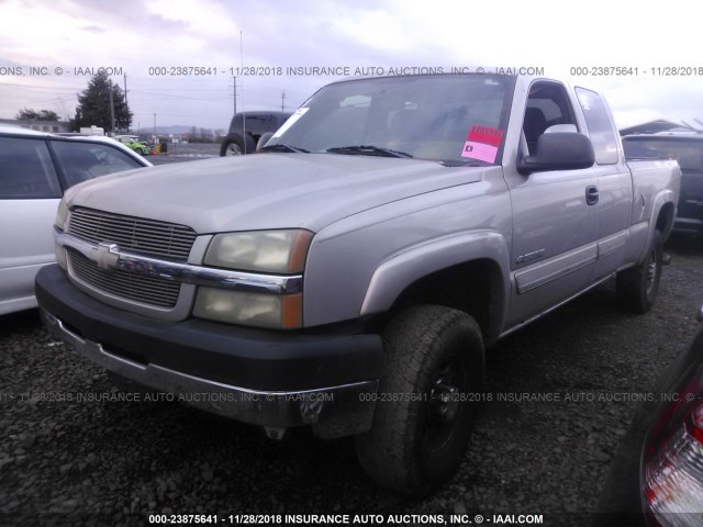 1GCHC29U34E279674 - 2004 CHEVROLET SILVERADO C2500 HEAVY DUTY SILVER photo 2