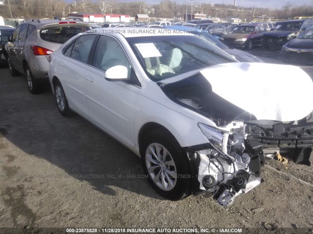 4T1BF1FK3HU637292 - 2017 TOYOTA CAMRY LE/XLE/SE/XSE 白色 照片 1