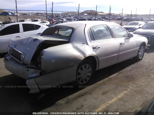 1LNHM83W03Y638000 - 2003 LINCOLN TOWN CAR CARTIER CREAM photo 4