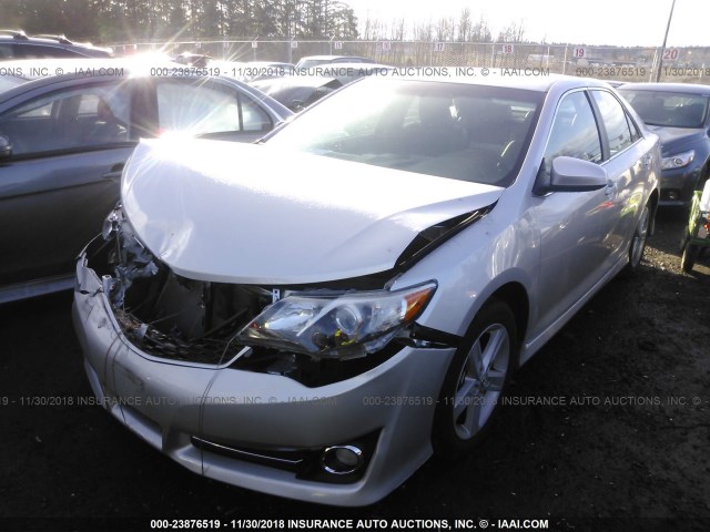 4T1BF1FK4CU071961 - 2012 TOYOTA CAMRY SE/LE/XLE SILVER photo 2
