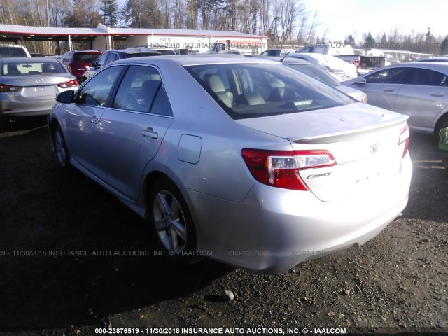 4T1BF1FK4CU071961 - 2012 TOYOTA CAMRY SE/LE/XLE SILVER photo 3