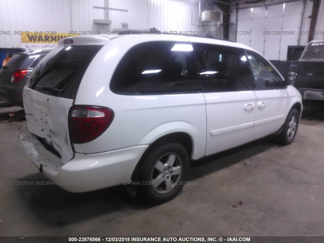 2D4GP44L15R393464 - 2005 DODGE GRAND CARAVAN SXT WHITE photo 4