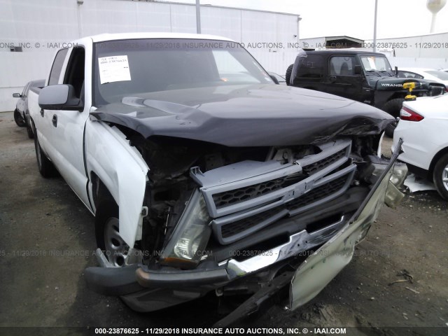 2GCEC13T261213120 - 2006 CHEVROLET SILVERADO C1500 WHITE photo 1