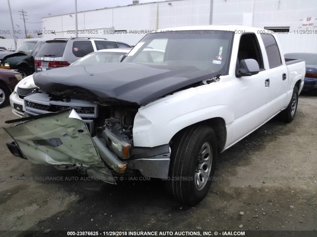 2GCEC13T261213120 - 2006 CHEVROLET SILVERADO C1500 WHITE photo 2