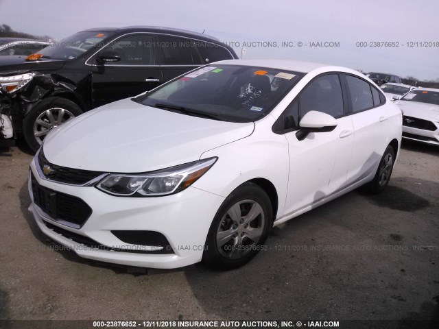 1G1BC5SMXJ7131001 - 2018 CHEVROLET CRUZE LS WHITE photo 2