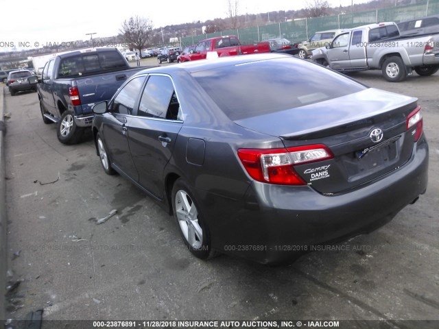 4T1BF1FK7EU440525 - 2014 TOYOTA CAMRY L/SE/LE/XLE 灰色 照片 3
