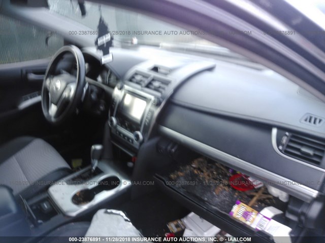 4T1BF1FK7EU440525 - 2014 TOYOTA CAMRY L/SE/LE/XLE 灰色 照片 5