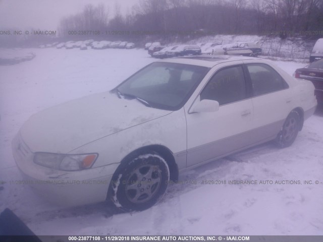 JT2BG22K6X0329013 - 1999 TOYOTA CAMRY LE/XLE WHITE photo 2
